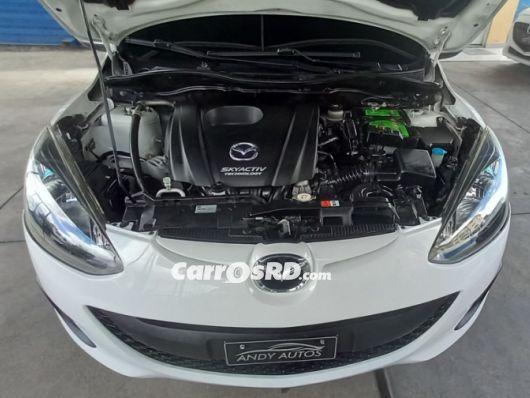 Mazda Demio Carros en venta