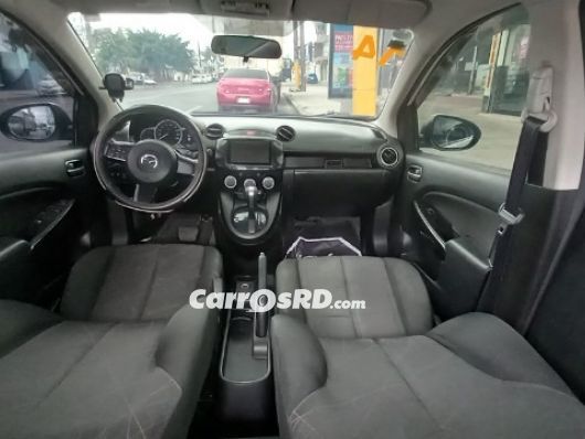 Mazda Demio Carros en venta