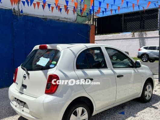 Nissan March Carros en venta