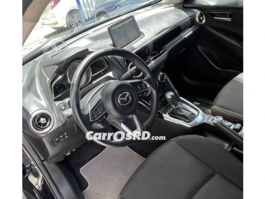 Mazda Demio Carros en venta