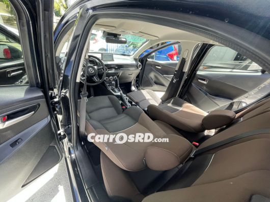 Mazda Demio Carros en venta
