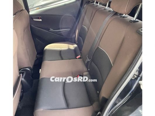 Mazda Demio Carros en venta