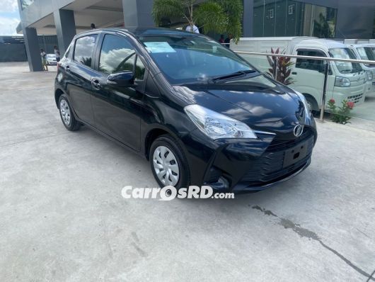Toyota Vitz Carros en venta