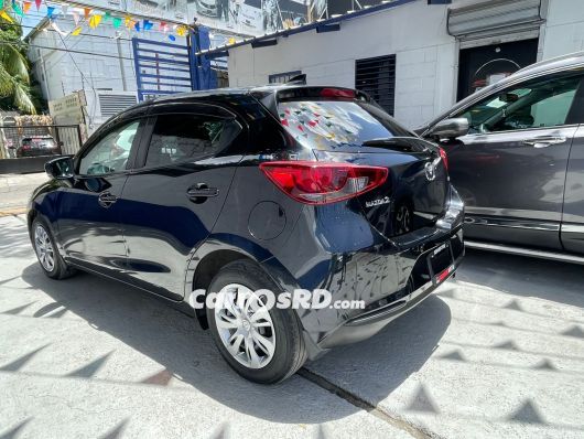 Mazda Demio Carros en venta