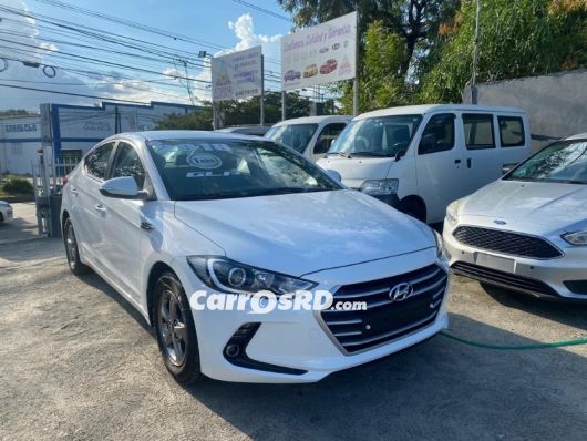 Hyundai Avante Carros en venta