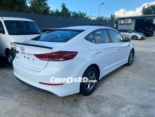 Hyundai Avante Carros en venta