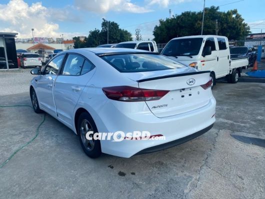 Hyundai Avante Carros en venta
