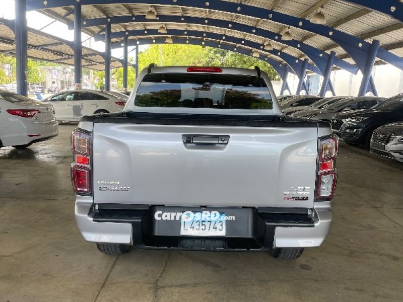 Isuzu