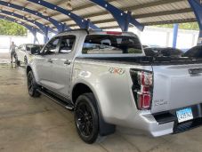 Isuzu