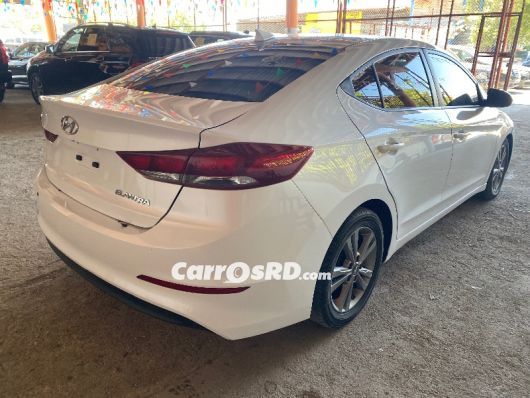 Hyundai Elantra Carros en venta