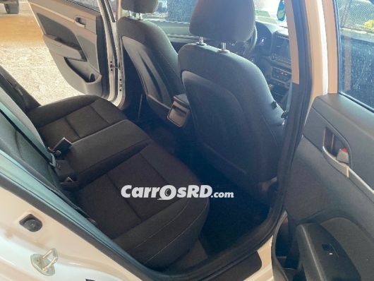 Hyundai Elantra Carros en venta