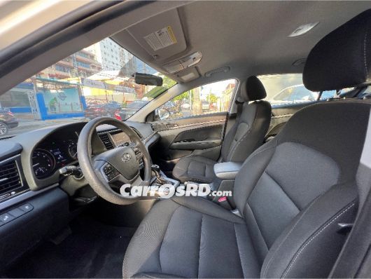 Hyundai Elantra Carros en venta