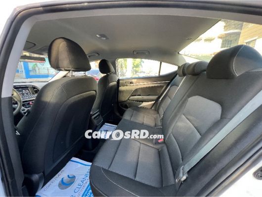 Hyundai Elantra Carros en venta
