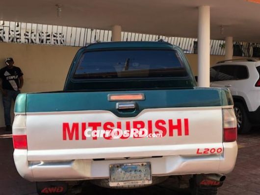 Mitsubishi L200 Camioneta en venta