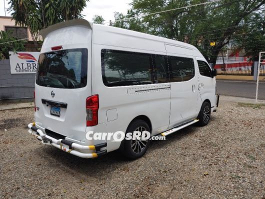 Nissan URVAN Minivan en venta