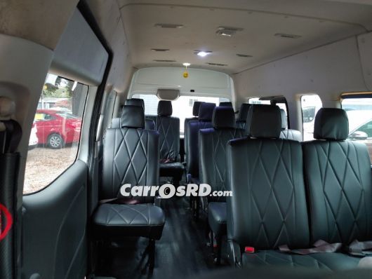 Nissan URVAN Minivan en venta