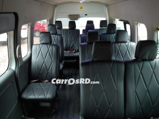 Nissan URVAN Minivan en venta