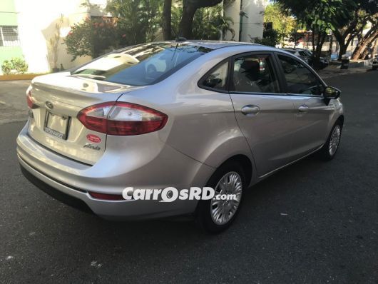 Ford Fiesta Carros en venta