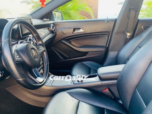 Mercedes-Benz Clase CLA Carros en venta