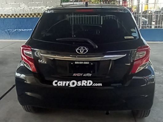Toyota Vitz Carros en venta