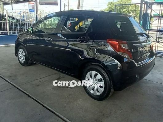Toyota Vitz Carros en venta