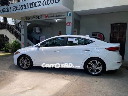 Hyundai Elantra Carros en venta