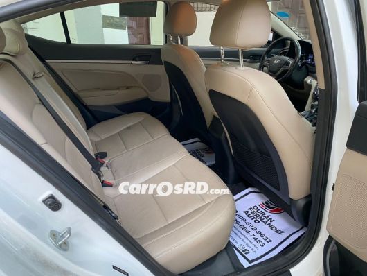 Hyundai Elantra Carros en venta