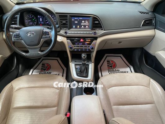 Hyundai Elantra Carros en venta