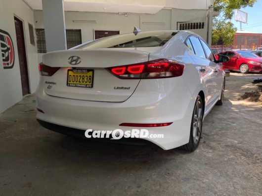 Hyundai Elantra Carros en venta