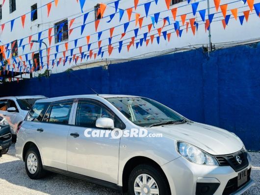 Nissan AD Carros en venta