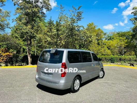 Hyundai Grand Starex Autobus en venta