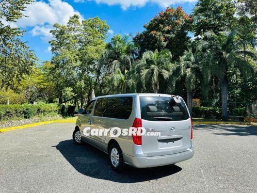 Hyundai Grand Starex Autobus en venta