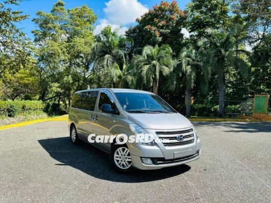 Hyundai Grand Starex Autobus en venta