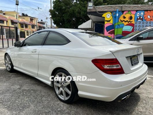 Mercedes-Benz Clase C Carros en venta