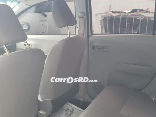 Daihatsu Mira Hatchback en venta