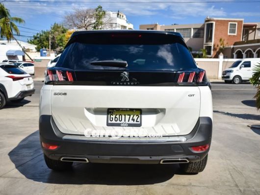 Peugeot 5008 Jeepeta en venta