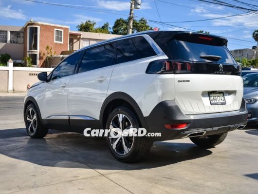 Peugeot 5008 Jeepeta en venta