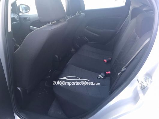 Mazda Demio Carros en venta