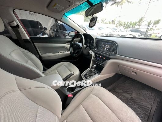 Hyundai Elantra Carros en venta