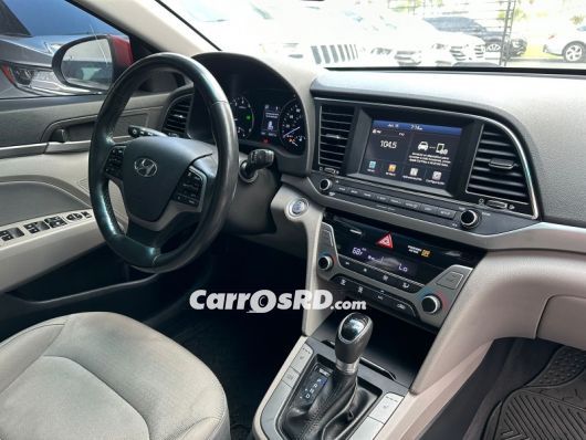 Hyundai Elantra Carros en venta