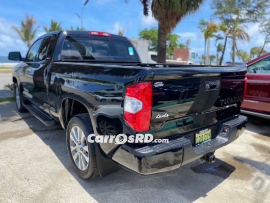 Toyota Tundra Camioneta en venta