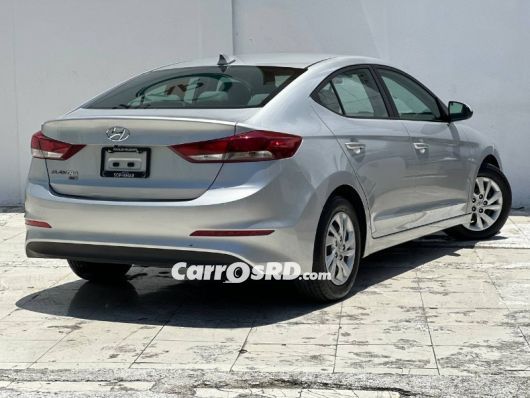 Hyundai Elantra Carros en venta