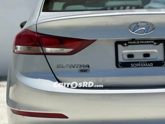 Hyundai Elantra Carros en venta