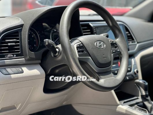 Hyundai Elantra Carros en venta