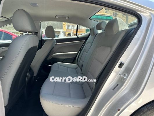 Hyundai Elantra Carros en venta