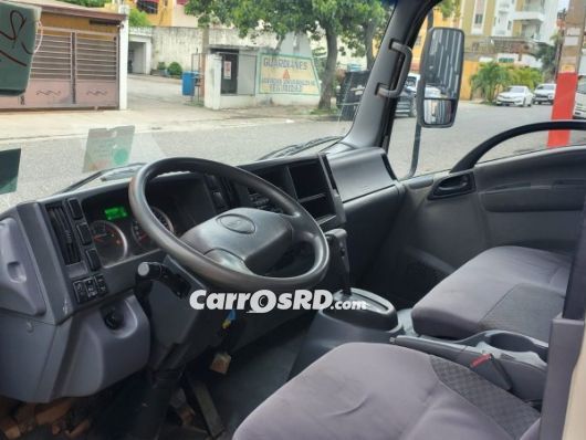 Isuzu NPR Camion en venta
