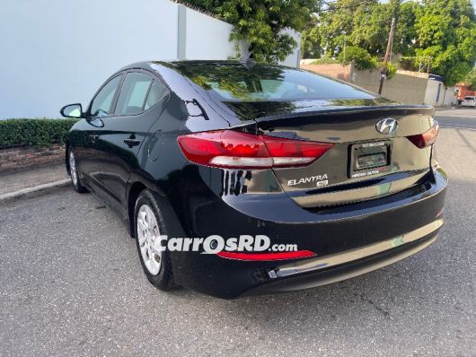 Hyundai Elantra Carros en venta