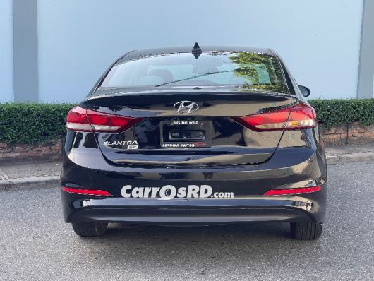 Hyundai Elantra Carros en venta