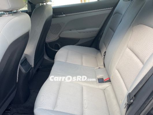 Hyundai Elantra Carros en venta