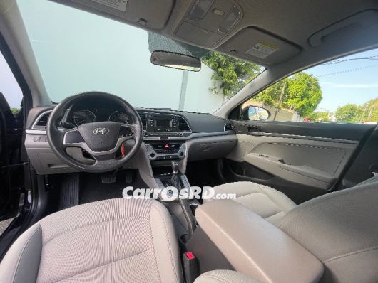 Hyundai Elantra Carros en venta